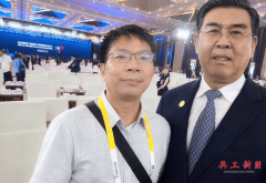 乡音亲切暖会场——贵州省省长李炳军与